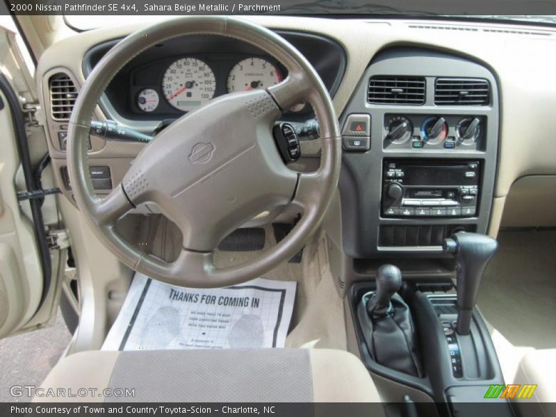 Sahara Beige Metallic / Parchment 2000 Nissan Pathfinder SE 4x4