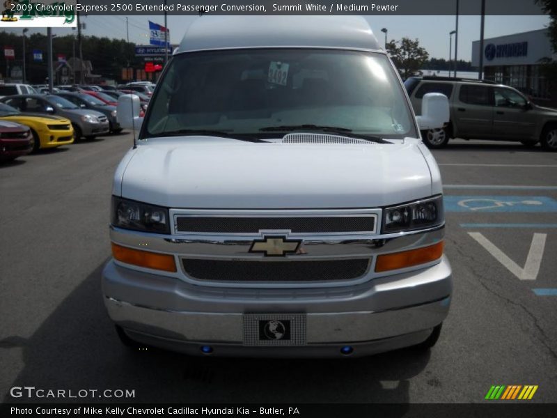 Summit White / Medium Pewter 2009 Chevrolet Express 2500 Extended Passenger Conversion