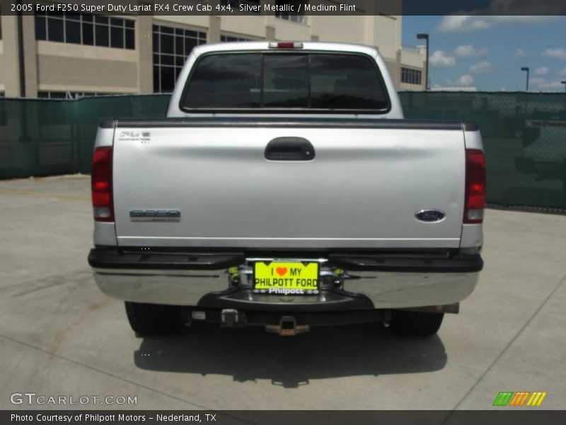 Silver Metallic / Medium Flint 2005 Ford F250 Super Duty Lariat FX4 Crew Cab 4x4
