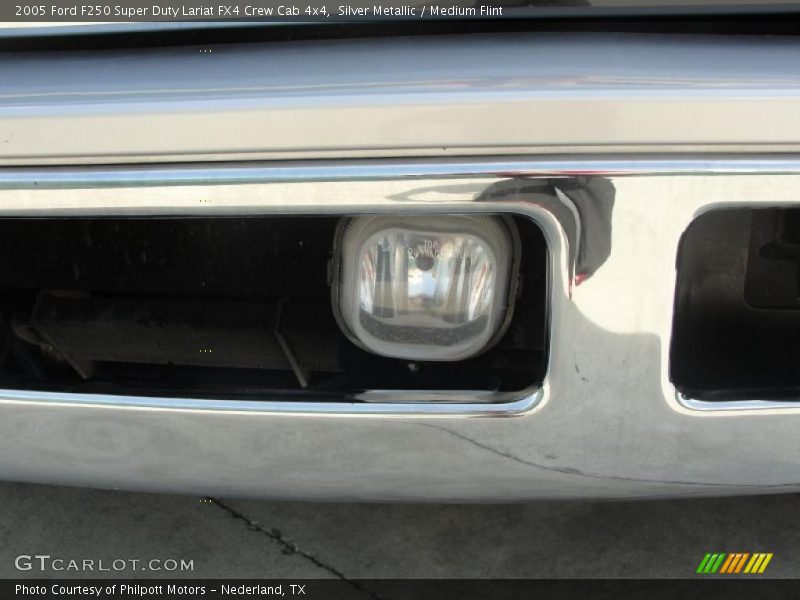 Silver Metallic / Medium Flint 2005 Ford F250 Super Duty Lariat FX4 Crew Cab 4x4