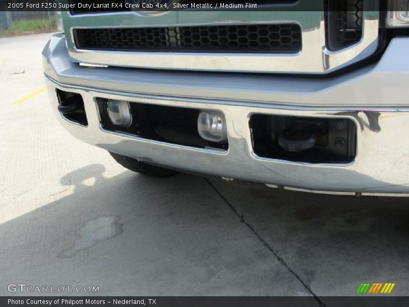 Silver Metallic / Medium Flint 2005 Ford F250 Super Duty Lariat FX4 Crew Cab 4x4