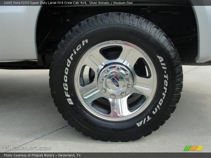 Silver Metallic / Medium Flint 2005 Ford F250 Super Duty Lariat FX4 Crew Cab 4x4