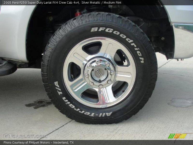 Silver Metallic / Medium Flint 2005 Ford F250 Super Duty Lariat FX4 Crew Cab 4x4