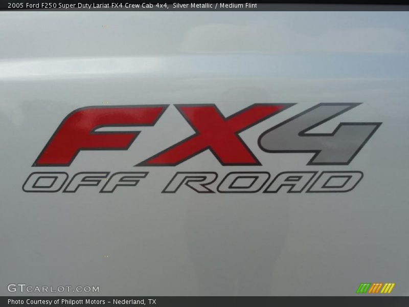 Silver Metallic / Medium Flint 2005 Ford F250 Super Duty Lariat FX4 Crew Cab 4x4