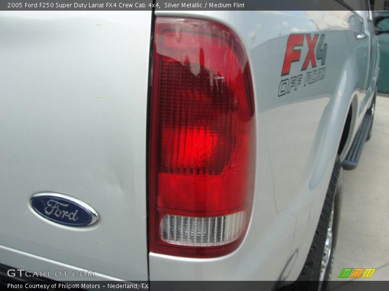 Silver Metallic / Medium Flint 2005 Ford F250 Super Duty Lariat FX4 Crew Cab 4x4