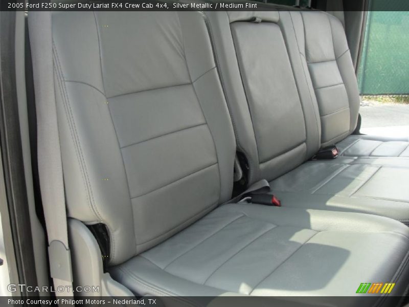 Silver Metallic / Medium Flint 2005 Ford F250 Super Duty Lariat FX4 Crew Cab 4x4