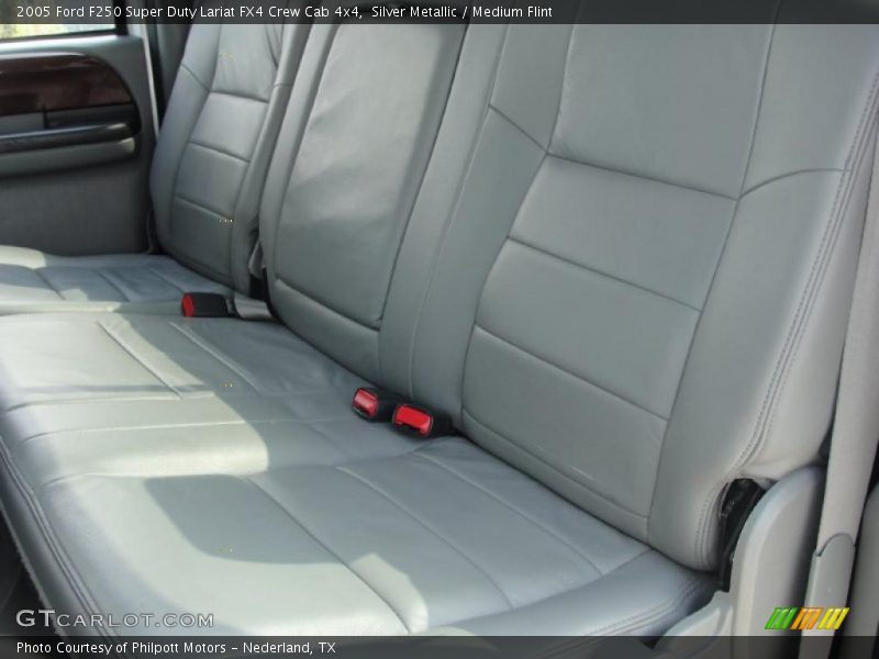 Silver Metallic / Medium Flint 2005 Ford F250 Super Duty Lariat FX4 Crew Cab 4x4