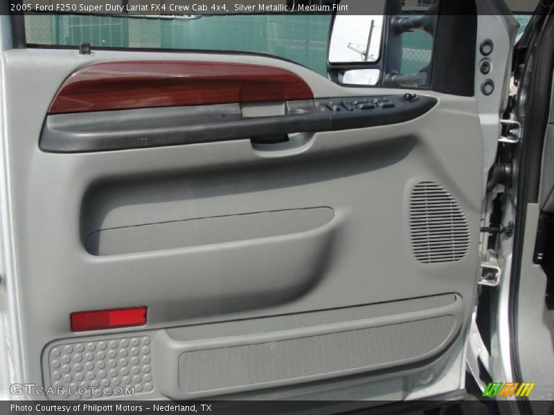 Silver Metallic / Medium Flint 2005 Ford F250 Super Duty Lariat FX4 Crew Cab 4x4