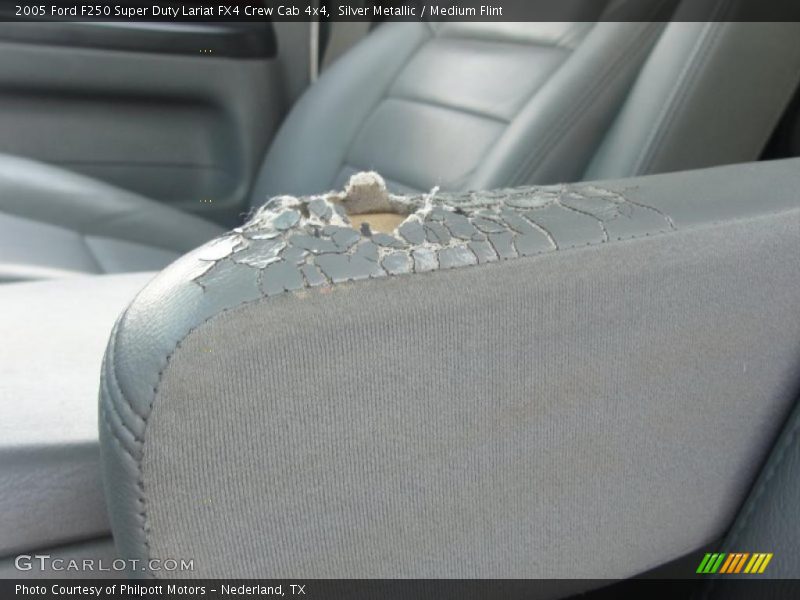 Silver Metallic / Medium Flint 2005 Ford F250 Super Duty Lariat FX4 Crew Cab 4x4