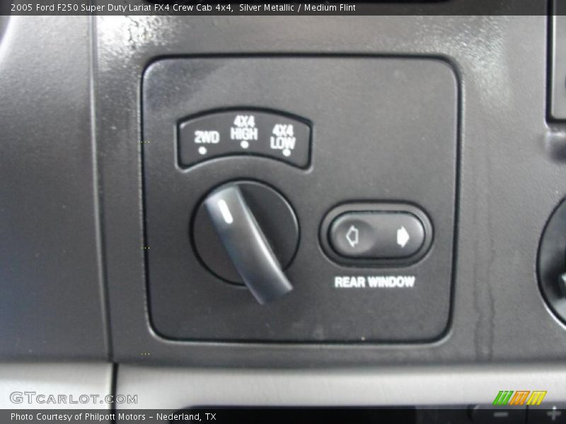 Silver Metallic / Medium Flint 2005 Ford F250 Super Duty Lariat FX4 Crew Cab 4x4