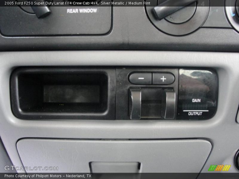 Silver Metallic / Medium Flint 2005 Ford F250 Super Duty Lariat FX4 Crew Cab 4x4
