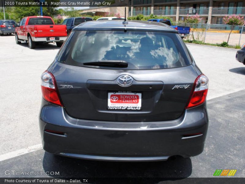 Magnetic Gray Metallic / Ash Gray 2010 Toyota Matrix 1.8