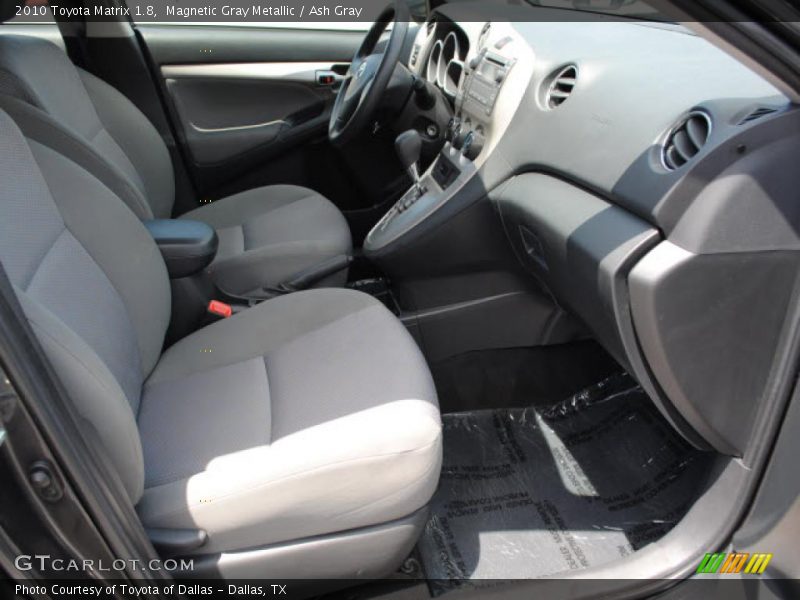 Magnetic Gray Metallic / Ash Gray 2010 Toyota Matrix 1.8