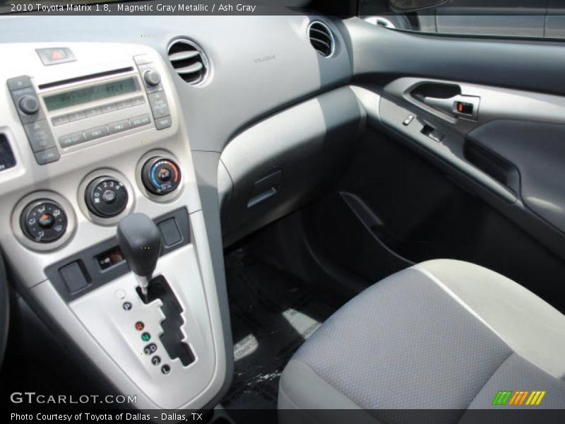Magnetic Gray Metallic / Ash Gray 2010 Toyota Matrix 1.8