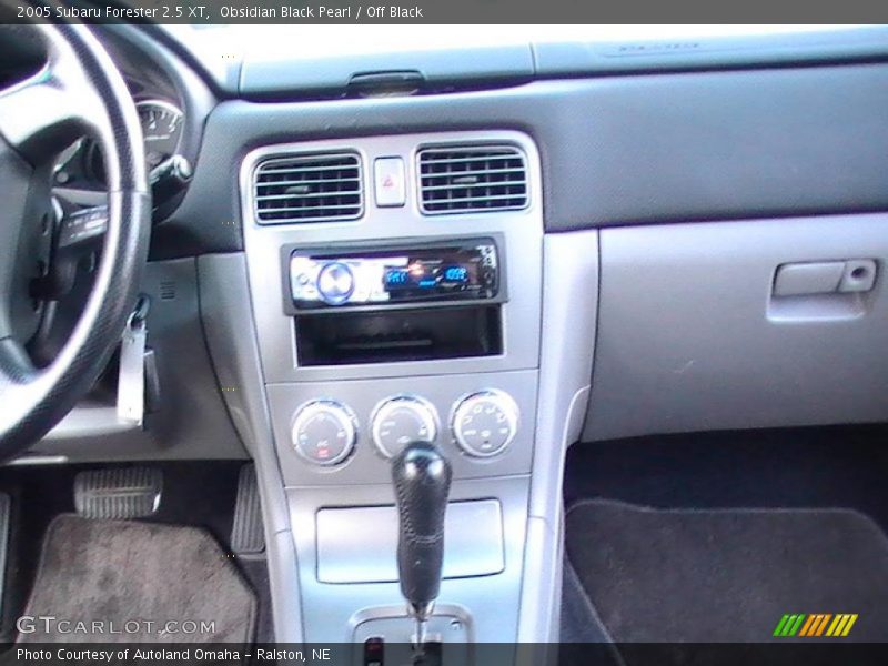 Obsidian Black Pearl / Off Black 2005 Subaru Forester 2.5 XT