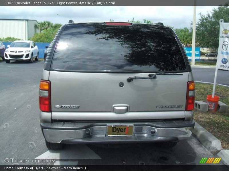 Light Pewter Metallic / Tan/Neutral 2002 Chevrolet Tahoe LS 4x4