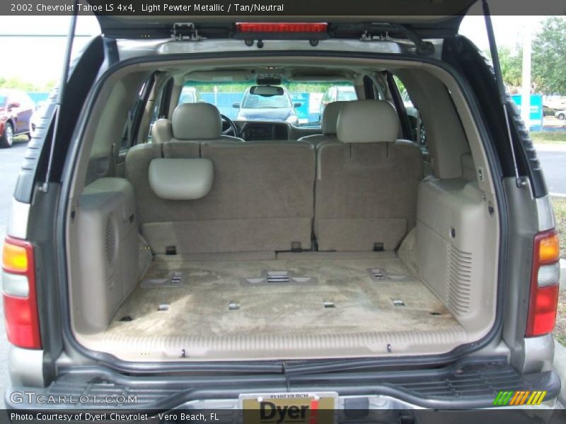 Light Pewter Metallic / Tan/Neutral 2002 Chevrolet Tahoe LS 4x4