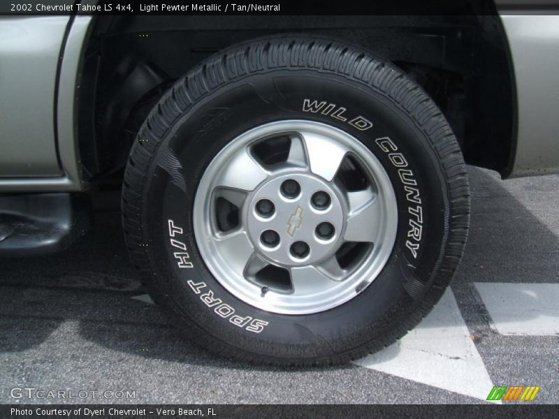 Light Pewter Metallic / Tan/Neutral 2002 Chevrolet Tahoe LS 4x4