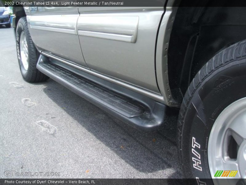 Light Pewter Metallic / Tan/Neutral 2002 Chevrolet Tahoe LS 4x4