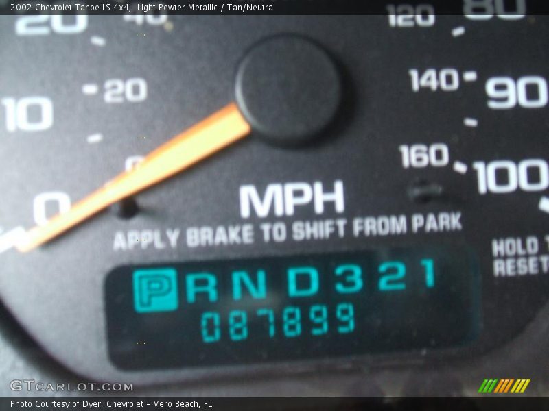 Light Pewter Metallic / Tan/Neutral 2002 Chevrolet Tahoe LS 4x4