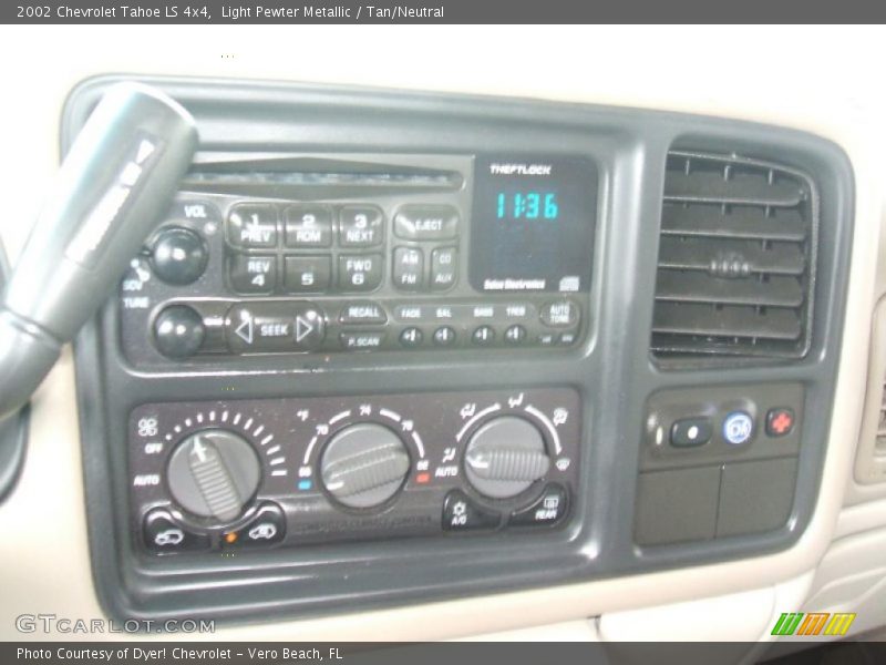 Light Pewter Metallic / Tan/Neutral 2002 Chevrolet Tahoe LS 4x4