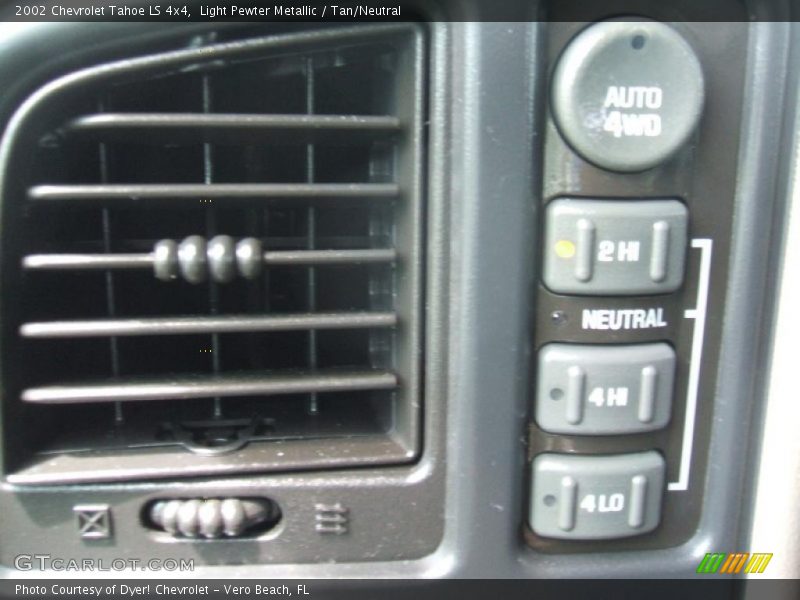 Light Pewter Metallic / Tan/Neutral 2002 Chevrolet Tahoe LS 4x4