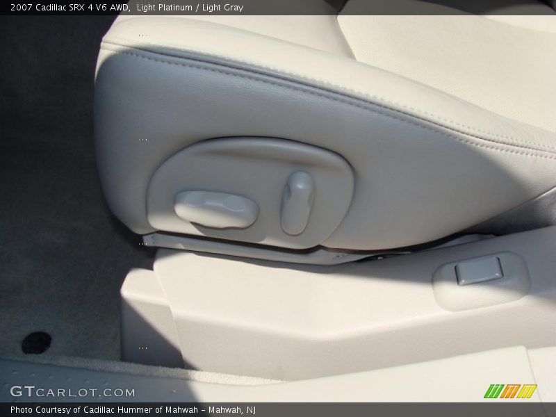 Light Platinum / Light Gray 2007 Cadillac SRX 4 V6 AWD