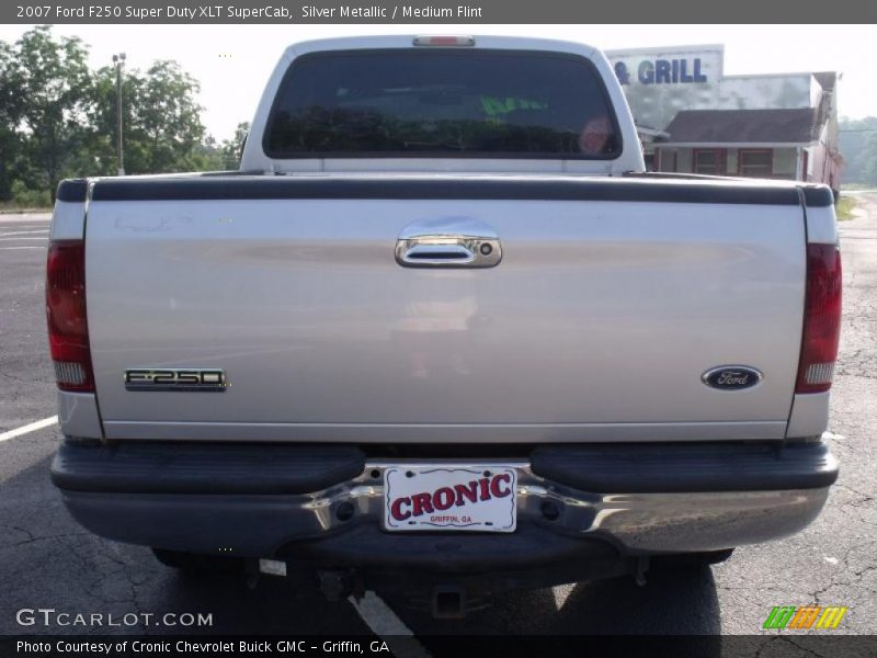 Silver Metallic / Medium Flint 2007 Ford F250 Super Duty XLT SuperCab