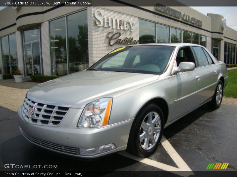 Light Platinum / Ebony 2007 Cadillac DTS Luxury