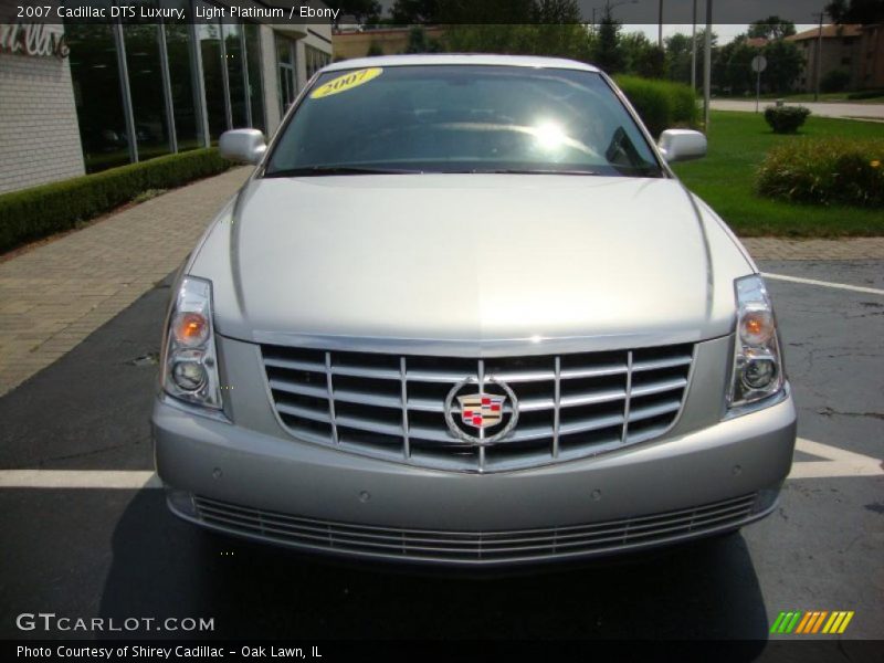Light Platinum / Ebony 2007 Cadillac DTS Luxury