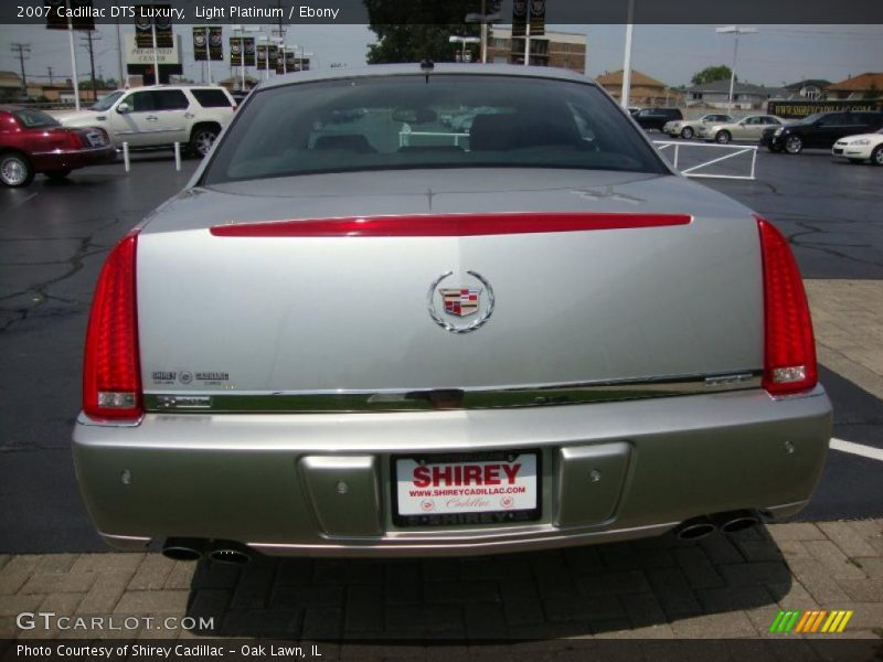 Light Platinum / Ebony 2007 Cadillac DTS Luxury