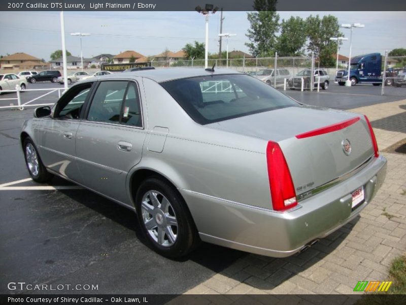 Light Platinum / Ebony 2007 Cadillac DTS Luxury