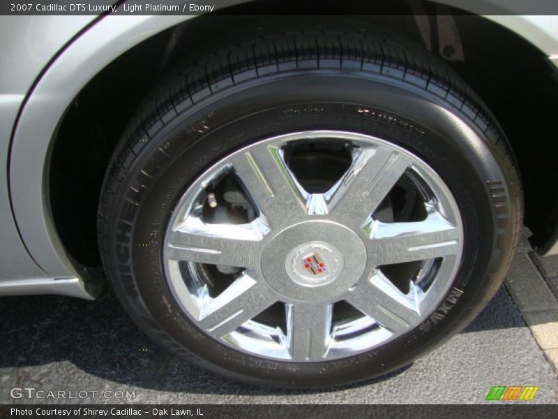 Light Platinum / Ebony 2007 Cadillac DTS Luxury