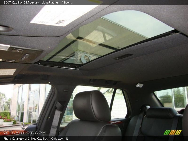 Light Platinum / Ebony 2007 Cadillac DTS Luxury