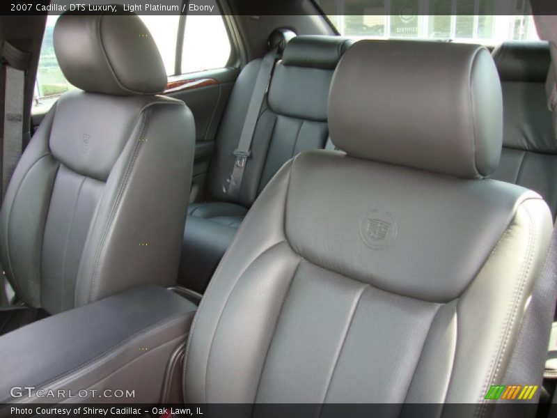 Light Platinum / Ebony 2007 Cadillac DTS Luxury