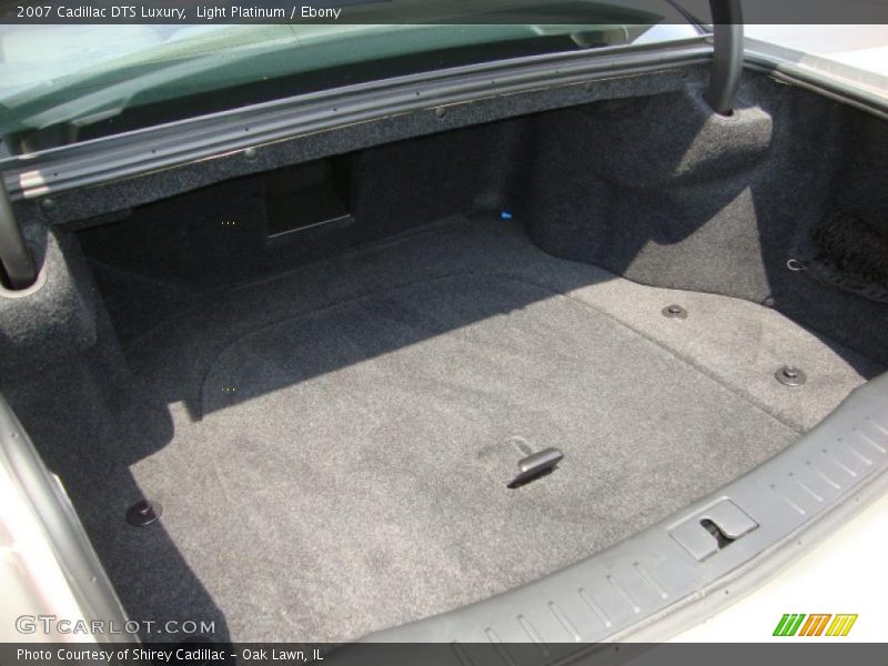 Light Platinum / Ebony 2007 Cadillac DTS Luxury