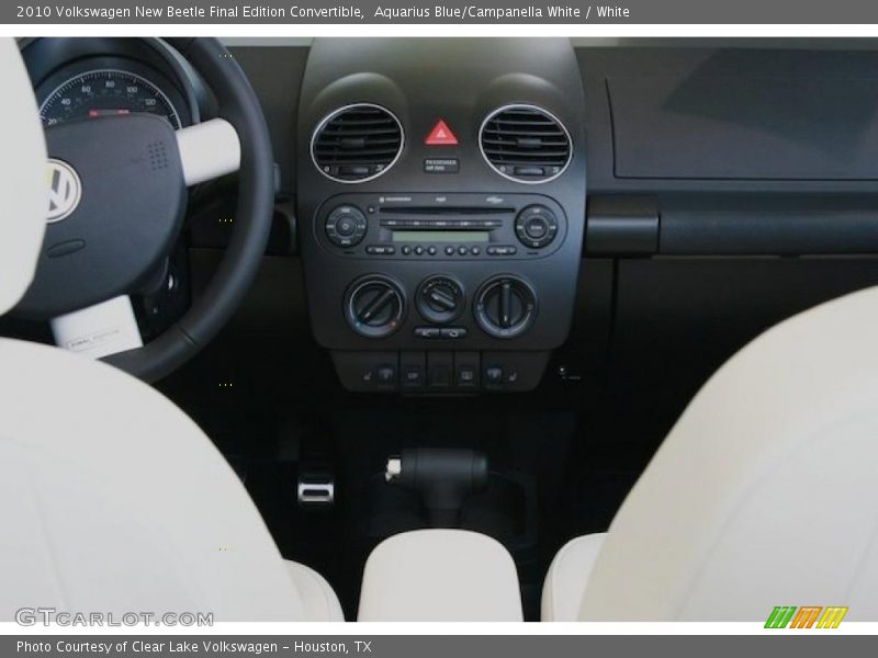 Aquarius Blue/Campanella White / White 2010 Volkswagen New Beetle Final Edition Convertible