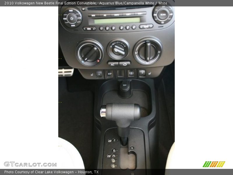 Aquarius Blue/Campanella White / White 2010 Volkswagen New Beetle Final Edition Convertible