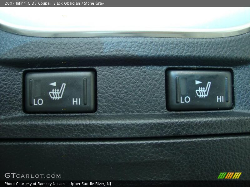 Controls of 2007 G 35 Coupe