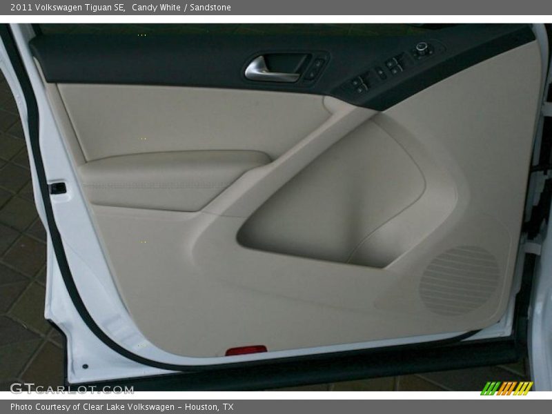 Candy White / Sandstone 2011 Volkswagen Tiguan SE