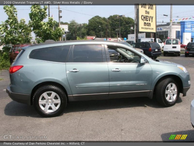 Silver Moss Metallic / Ebony 2009 Chevrolet Traverse LT AWD