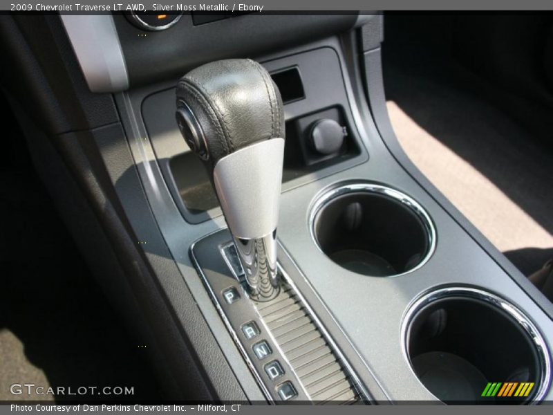 Silver Moss Metallic / Ebony 2009 Chevrolet Traverse LT AWD