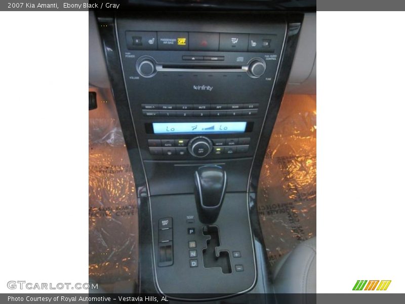 Ebony Black / Gray 2007 Kia Amanti