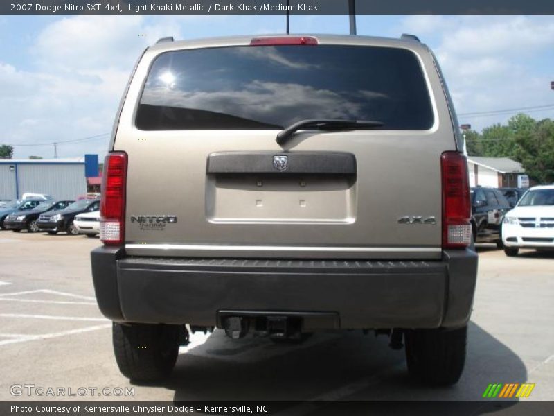 Light Khaki Metallic / Dark Khaki/Medium Khaki 2007 Dodge Nitro SXT 4x4