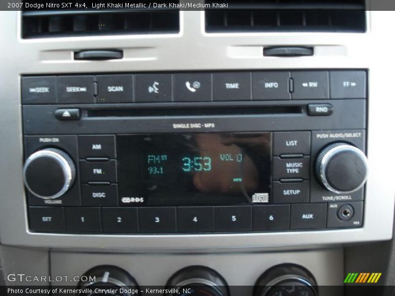 Light Khaki Metallic / Dark Khaki/Medium Khaki 2007 Dodge Nitro SXT 4x4