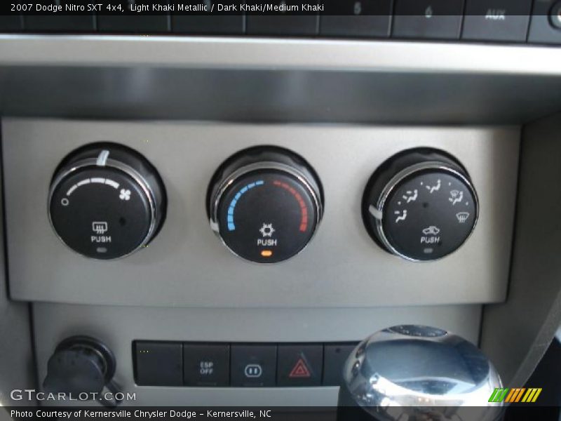 Light Khaki Metallic / Dark Khaki/Medium Khaki 2007 Dodge Nitro SXT 4x4