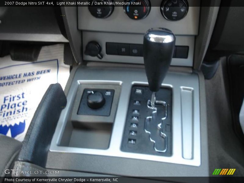 Light Khaki Metallic / Dark Khaki/Medium Khaki 2007 Dodge Nitro SXT 4x4