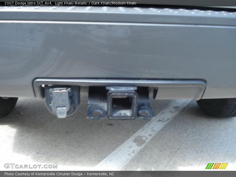 Light Khaki Metallic / Dark Khaki/Medium Khaki 2007 Dodge Nitro SXT 4x4