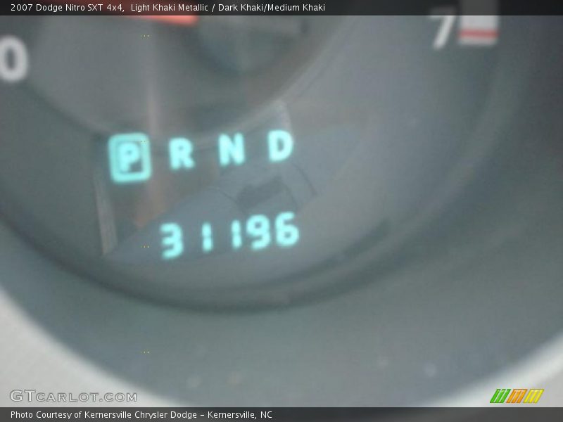 Light Khaki Metallic / Dark Khaki/Medium Khaki 2007 Dodge Nitro SXT 4x4