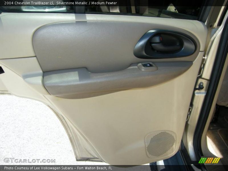 Silverstone Metallic / Medium Pewter 2004 Chevrolet TrailBlazer LS